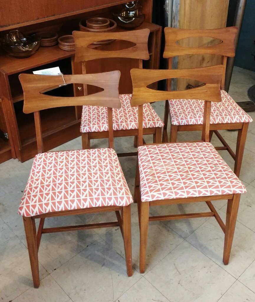 Set Of 4 Mcm Walnut Dining Chairs Williams Design